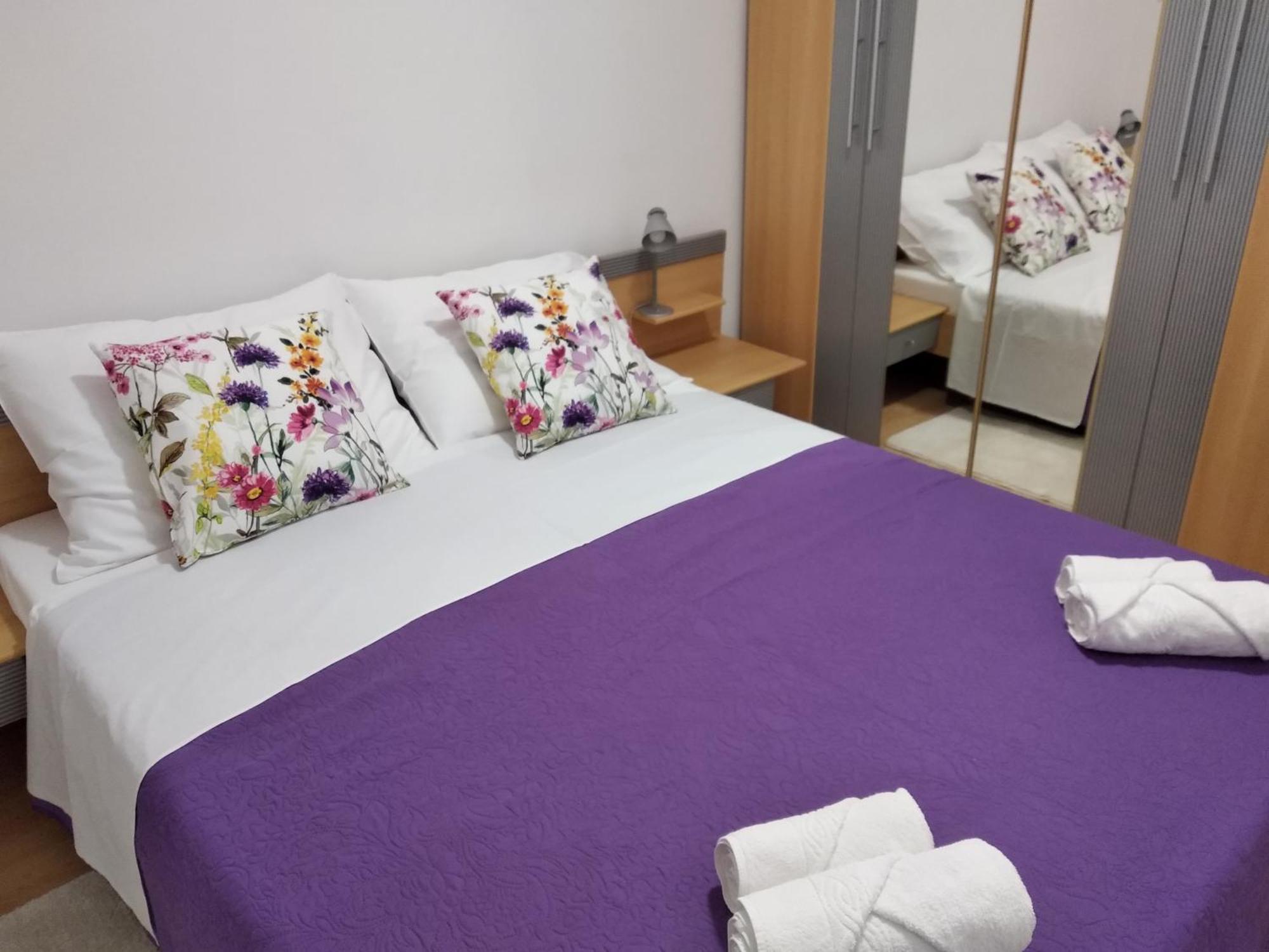 Apartment Savic Starigrad Paklenica Bagian luar foto
