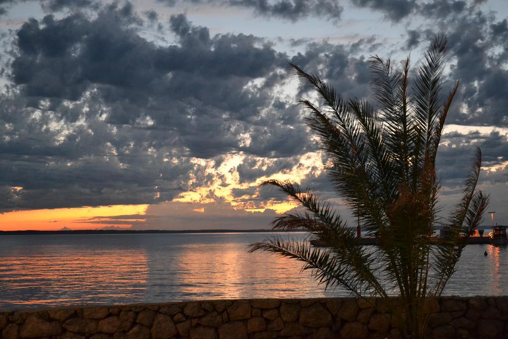 Apartment Savic Starigrad Paklenica Bagian luar foto